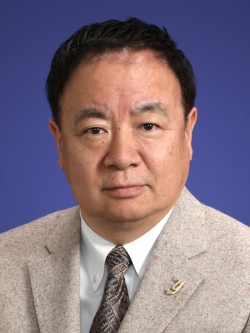 山﨑 隆司 氏