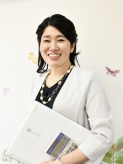 新田 真由美 氏