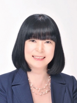 一橋 香織 氏