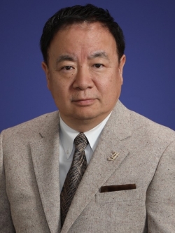 山﨑 隆司 氏